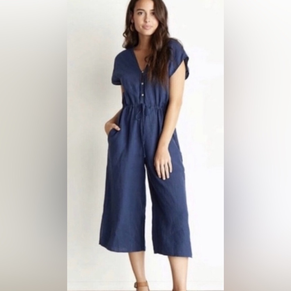 Cloth and Stone Navy 100% Linen Jumpsuit, Cropped, Wide Leg, Cap Sleeve, W Tie.